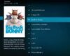 A Kodi TV Shows könyvtára jelenik meg sorokba rendezett sorozatborítókkal. Több ismert sorozat, például a Breaking Bad, Game of Thrones, The Big Bang Theory, The Flash, Friends, House és Sherlock szerepel a médiakönyvtárban.